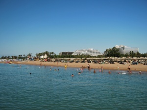 Antalya - pláž v letovisku Belek